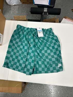 Nike Men's Sportswear Club Flow Checkered Shorts Malachite/White FN3098-365